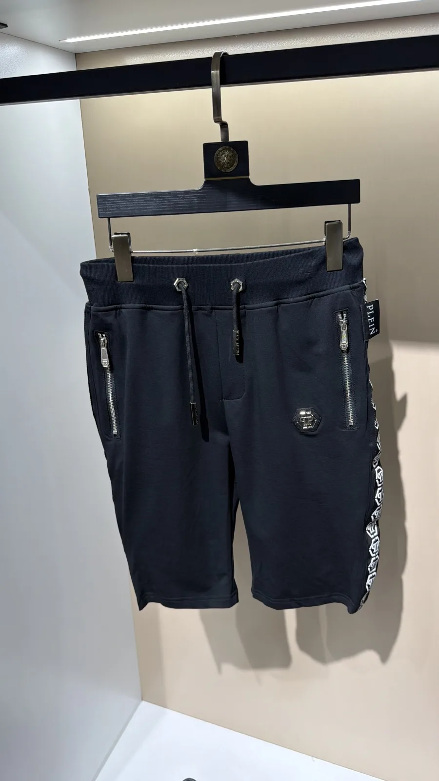 HM Brands product image 4